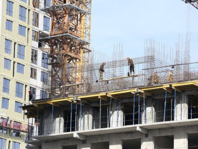 
                    Иностранцы нелегально работали на стройке в Алматы
                