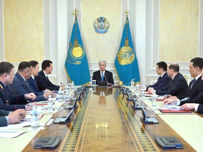 
                    Токаев провел оперативное совещание Совета Безопасности
                