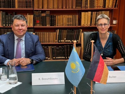 
                    Казахстан и Германия договорились о новых проектах в сфере образования, водных ресурсов и сельского хозяйства
                