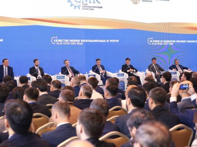 
                     Бектенов зачитал приветственное слово Главы государства на Форуме машиностроителей Казахстана 
                