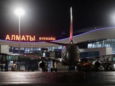 
                    Двух пассажиров сняли с рейса в аэропорту Алматы
                