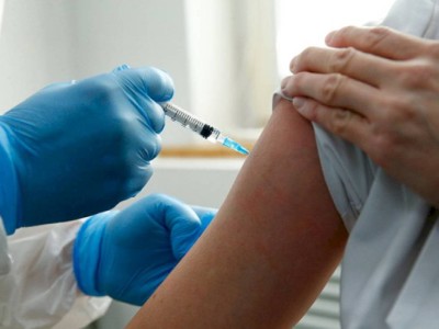 
                    В Узбекистане массово отстраняют от работы невакцинированных сотрудников
                