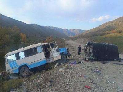 
                    Один погиб и более 30 пострадали в ДТП в Алматинской области
                