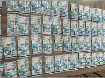 
                    Курьера-мошенника задержали в Алматы при получении денег у пенсионера
                