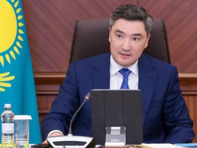 
                    Бектенов провел совещание по развитию экономики: рост ВВП за январь-февраль составил 5,4%
                