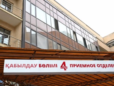 
                    Аким Алматы поручил завершить реконструкцию приемного покоя ГКБ №4 в срок
                