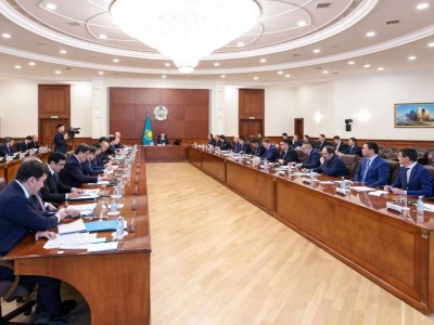 
                     Бектенов обсудил с предпринимателями проблемы транспортно-логистической отрасли
                