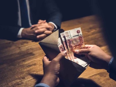 
                    На взятке попался руководитель аграрной кредитной корпорации
                
