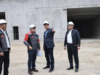 
                    Необходимо строить несколько линий метро параллельно – аким Алматы
                