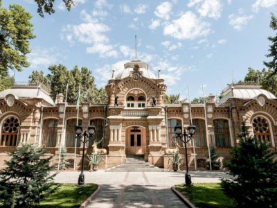 
                    В Узбекистане отреставрируют резиденцию князя Романова
                