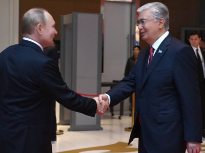 
                    Путин – Токаеву: Будем друг друга  всегда поддерживать и помогать 
                
