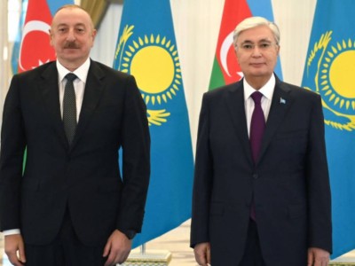 
                    Алиев поблагодарил Токаева за содействие переговорам между Азербайджаном и Арменией 
                