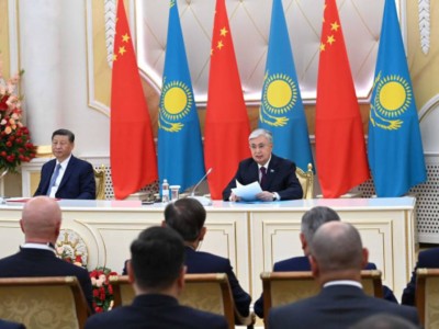 
                    Токаев и Си Цзиньпин выступили с совместным заявлением 
                