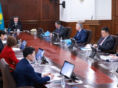 
                     В Правительстве рассмотрели меры по защите потребителей и производителей 
                
