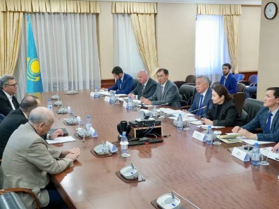 
                    Иран предлагает Казахстану сотрудничество в строительстве терминала в порту Бендер-Аббас
                