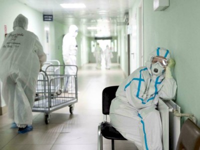 
                    В России зафиксировано самое большое количество погибших с начала пандемии COVID-19
                