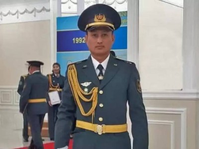 
                    В Астане военнослужащий спас подростка от суицида
                