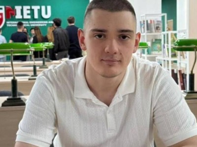 
                    Студент из Алматы обучился у лучших профессоров мира онлайн
                