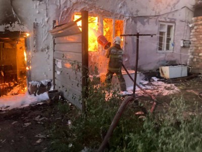 
                    Позднее сообщение о пожаре усложнило тушение
                
