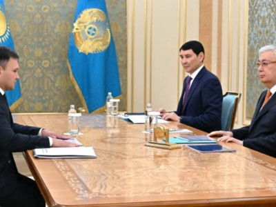 
                    Токаев обратил особое внимание на работу казахстанских НПЗ
                