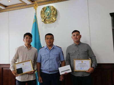 
                    Бдительные курьеры спасли сбережения пенсионерки в Актобе
                