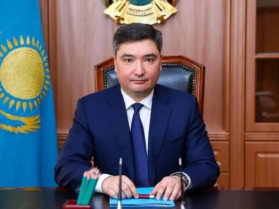 
                    Бектенов поздравил казахстанцев с Днем защитника Отечества
                