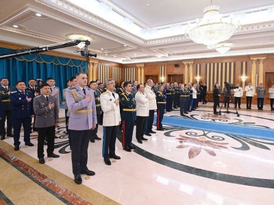 
                    Работа по повышению профессиональной выучки и модернизации Вооруженных сил будет продолжена - Президент
                