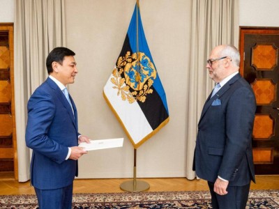 
                    Посол Казахстана вручил верительные грамоты Президенту Эстонии
                