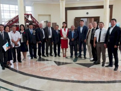 
                    Аида Балаева встретилась с представителями казахских культурных центров Узбекистана
                
