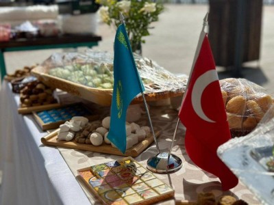 
                    В Астане впервые прошла ярмарка казахско-турецкой кухни
                