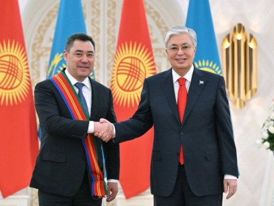 
                    За что Токаев наградил Президента Кыргызстана
                