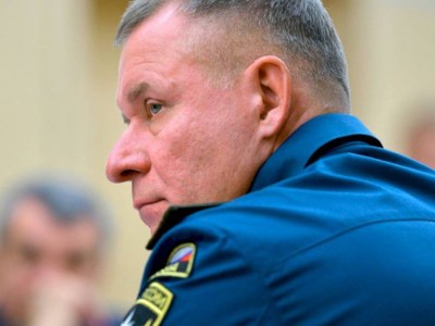 
                    Миссия спасать: геройски погиб глава МЧС России
                