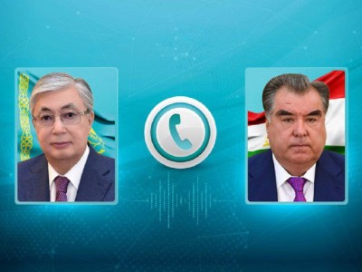 
                    Токаев провел телефонный разговор с президентом Таджикистана
                