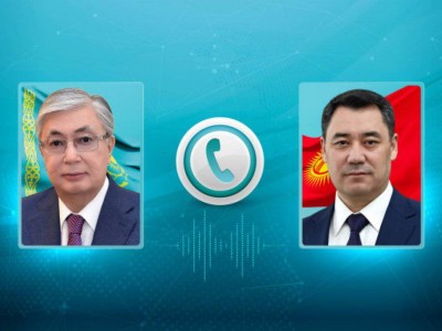 
                    Токаев поблагодарил президента Кыргызстана за помощь
                