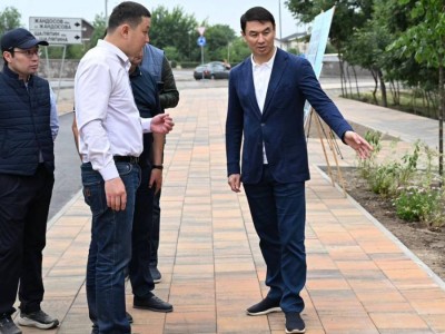 
                    Аким Алматы выразил недовольство заменой бордюров и асфальта без серьезных дефектов
                
