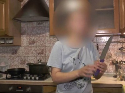 
                    Вооруженный ножом пьяный алматинец грозился прыгнуть с четвертого этажа
                