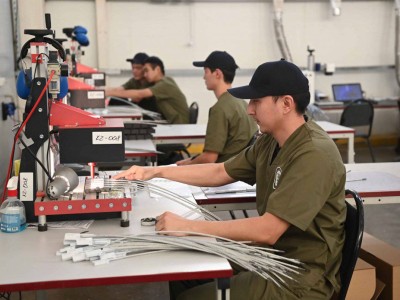 
                    Токаеву показали, как работает завод пластмассовых изделий
                
