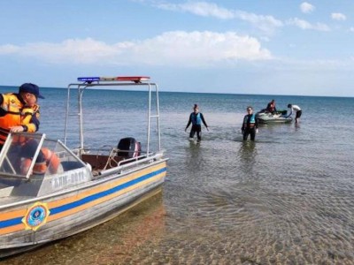 
                    Целую семью из восьми человек спасли на Капшагайском водохранилище
                