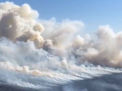 
                    В Атырауской области продолжают тушить пожар
                