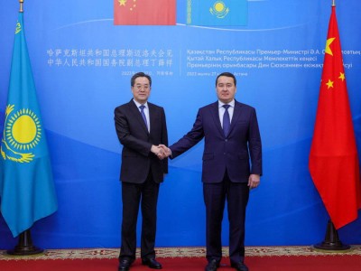 
                    Алихан Смаилов предложил расширить перечень совместных с КНР проектов индустриализации
                
