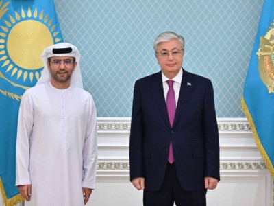 
                    Развитие Транскаспийского коридора обсудил Токаев с руководством Abu Dhabi Ports Group
                