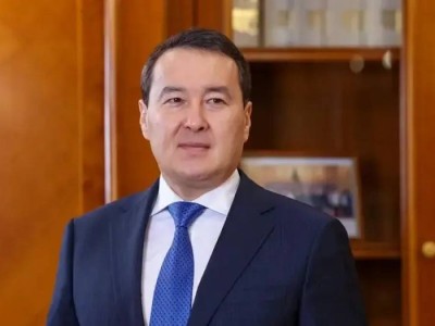 
                    Алихан Смаилов написал прощальный пост после своей отставки
                
