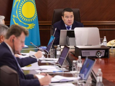 
                    Смаилов провел заседание Совета директоров НУХ «Байтерек»
                