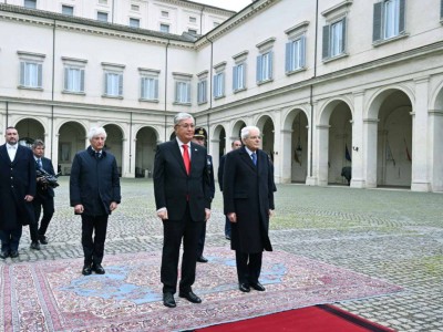 
                    Токаев прибыл в Квиринальский дворец на переговоры с Президентом Италии
                