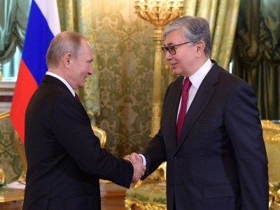 
                    Путин поздравил Токаева с наступающим Новым годом
                