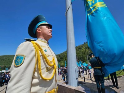 
                    Праздник национальной гордости: в Казахстане отмечают День государственных символов
                