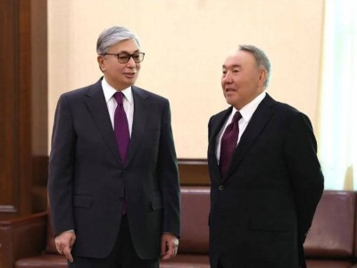 
                    Назарбаев заявил, что поддержит Токаева на выборах
                