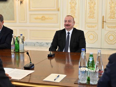 
                    Президент Азербайджана поблагодарил Токаева
                