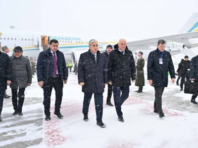 
                    Токаев прибыл в Минск
                