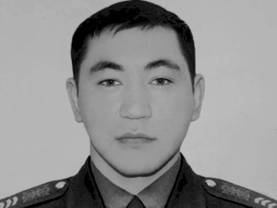 
                    Во время тушения пожара в горах Алматы погиб один из спасателей
                